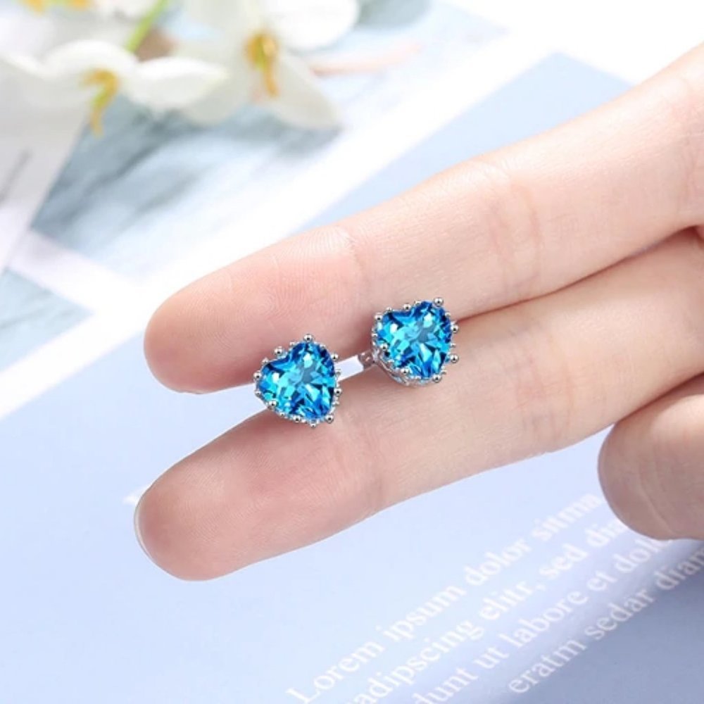 *NEW 925 Sterling Silver Diamond Heart Earrings - Picture 3 of 10